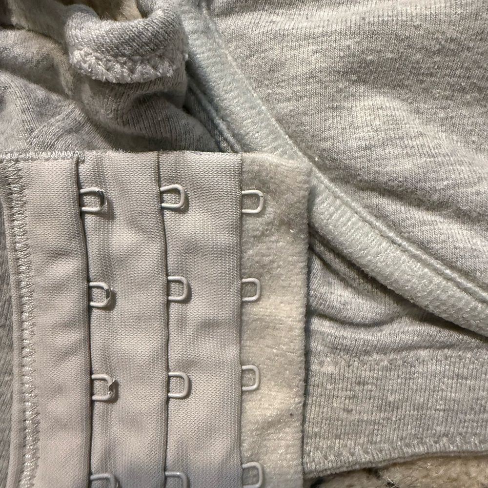 Natori Sports Bra, Heather Grey. Size 32DD, - Picture 4 of 5